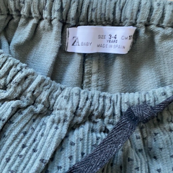 Zara shorts size 3-4y - Picture 3 of 3